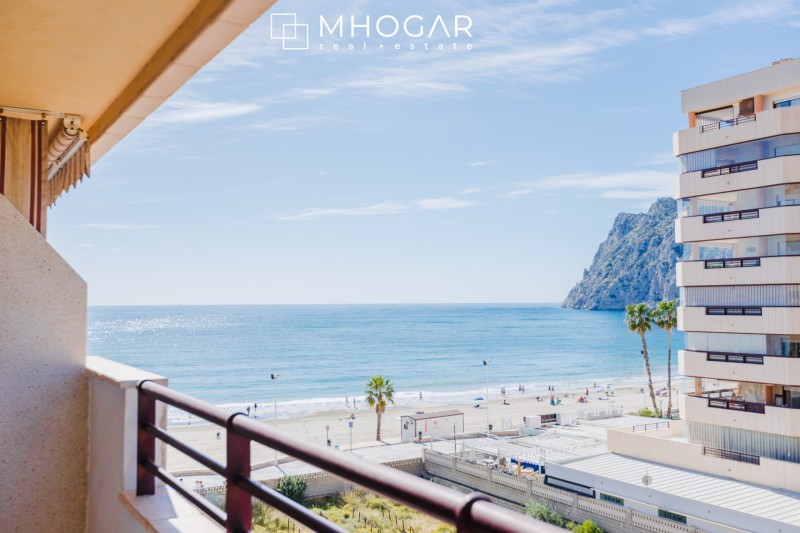 Calpe - Bonito y acogedor apartamento en primera linea de playa a la venta!